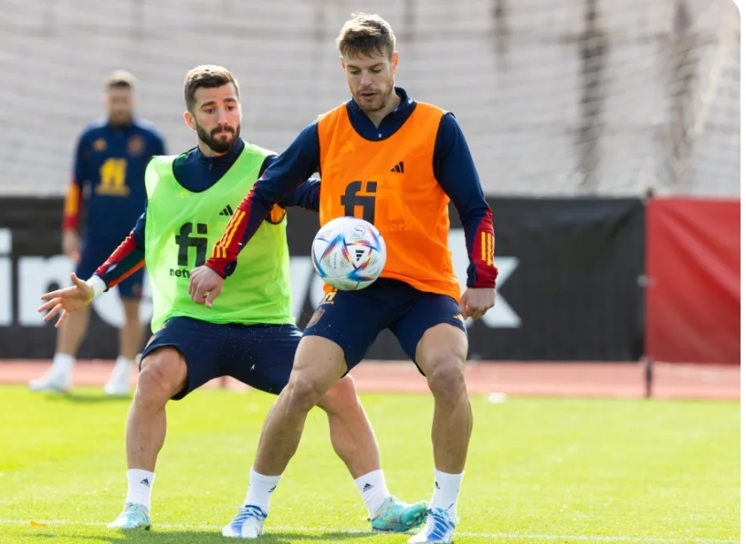 Doha (EFE).- Alejandro Balde, lateral izquierdo del Barcelona, se estrena como internacional absoluto en el Mundial de Qatar 2022, al ser el jugador elegido por el seleccionador, Luis Enrique Martínez, para sustituir al valencianista José Luis Gayá, que abandona la concentración por un esguince de tobillo.