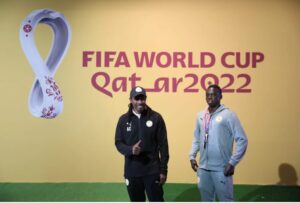 Aliou Cissé, su seleccionador, deberá soportar su baja, recomponerse y entrar en competición, porque el campeón de África tiene más argumentos en sus filas para proponerse para igualar su mejor marca en un Mundial: los cuartos de final de 2002.Ahora está ante su tercera participación, con una advertencia para su primer adversario, en este caso Países Bajos: las dos anteriores fases finales de Senegal empezaron con victoria, por 1-0 ante Francia en 2002 y 2-1 a Polonia en 2018.