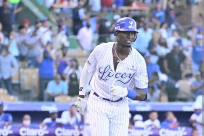 Ronny Mauricio continuó con su producción ofensiva de “Jugador Más Valioso” al dispara cuadrangular y sencillo remolcadores de tres carreras para que los Tigres del Licey vencieran anoche 6-4 a las Estrellas Orientales, correspondiente al torneo de béisbol invernal, en el estadio Quisqueya. Con su triunfo, los Tigres (20-8) empatan en la primera posición de la justa con las Águilas Cibaeñas (22-10) que perdieron su compromiso de anoche frente a los Gigantes del Cibao en el Estadio Cibao.