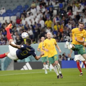 Giroud y Mbappé ayudan a Francia a vencer 4-1 a Australia en el Mundial