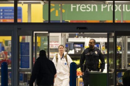 CHESAPEAKE, Virginia, EE.UU. (AP) — Un empleado de Walmart abrió fuego en una tienda en Virginia y dejó seis muertos, dijo la policía el miércoles, en el segundo asesinato masivo de alto perfil del país en pocos días. El agresor también se suicidó. La tienda en Chesapeake estaba ocupada justo antes del tiroteo el martes por la noche con personas que se abastecían antes del feriado de Acción de Gracias, dijo un comprador a un canal de televisión local .