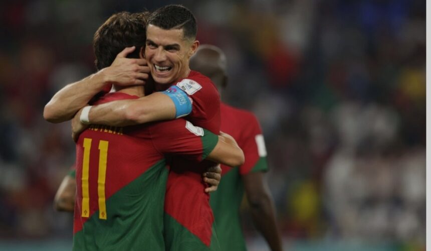 Portugal le ganó a Ghana por 3-2 en su debut en el Mundial de Catar 2022 en el Stadium 974. Los portugueses dominaron el juego la mayor parte del tiempo, aunque también han enfrentado momentos peligrosos en la zona de la portería por la presión de los ghaneses. Cristiano Ronaldo marcó el primer tanto del partido en el minuto 65, realizando con éxito un penalti decretado a favor de su equipo cuando cayó dentro del área por el contacto con el defensa Mohammed Salisu.