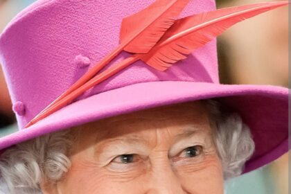 Nueva biografía revela enfermedad que habría padecido la reina Isabel II antes de morir