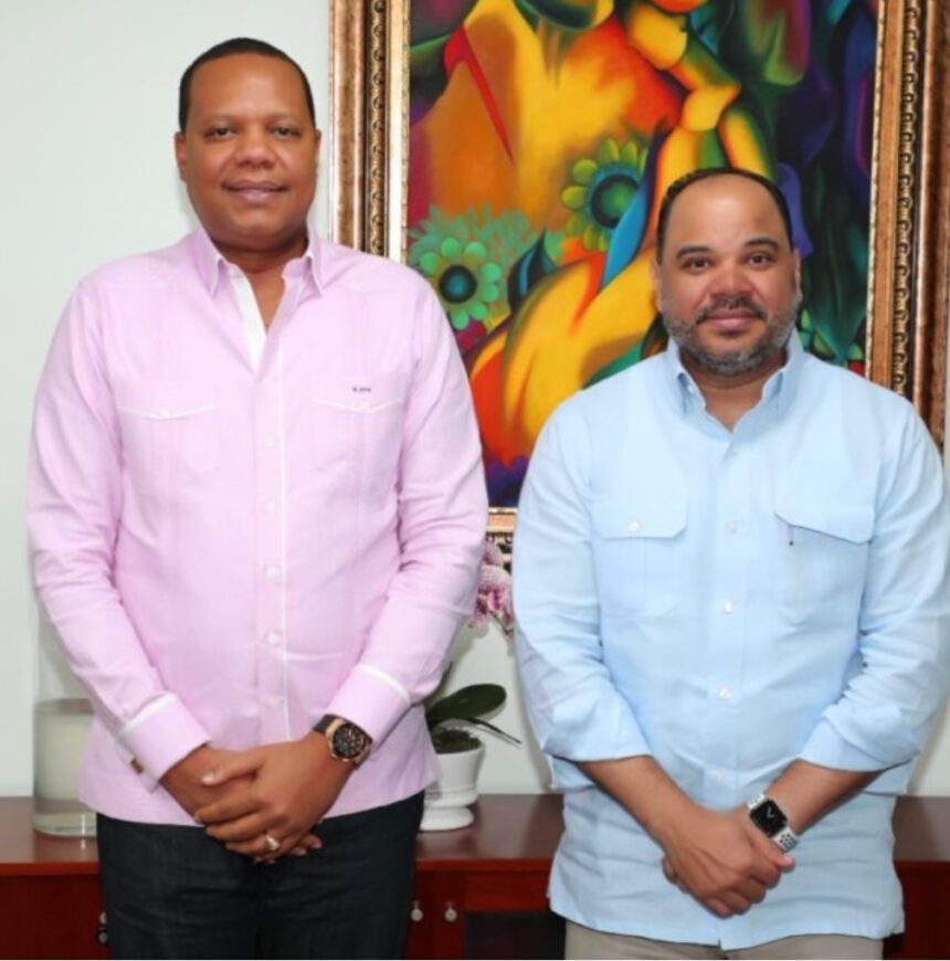 Director de Pro Consumidor y Defensor del Pueblo acuerdan revisar contratos de adhesión inmobiliarios