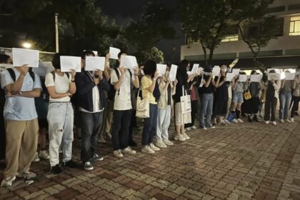 Estudiantes enviados a casa, policía patrullando mientras China frena las protestas