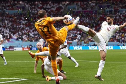 Países Bajos derrota a Catar y asegura un lugar en los octavos del Mundial