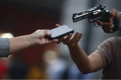 Arrestan a ladrón de celulares y accesorios en Valverde
