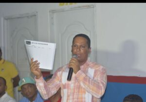Más de 200 dirigentes del PLD en Hato del Yaque renuncian junto a Director Distrital