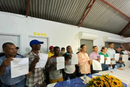 Más de 200 dirigentes del PLD en Hato del Yaque renuncian junto a Director Distrital