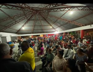 Más de 200 dirigentes del PLD en Hato del Yaque renuncian junto a Director Distrital