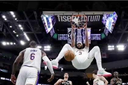 Davis anota 44, LeBron supera a Magic y los Lakers vencen a Bucks