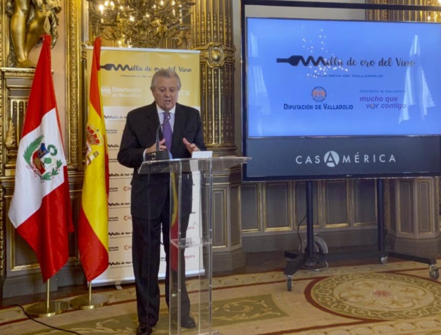 Embajador de Perú en España dimite por el “golpe de estado” de Castillo