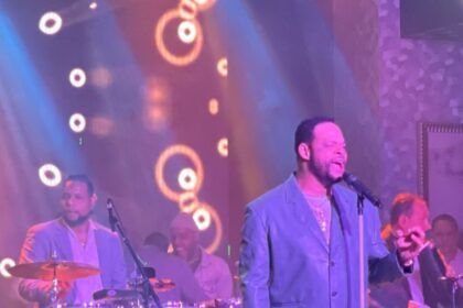 Yiyo Sarante deleita a su fanaticada en Hard Rock SD; celebró su 10mo aniversario