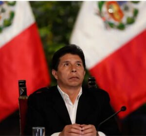Perú se sume en una ola de violencia con 7 muertos y un centenar de policías heridos