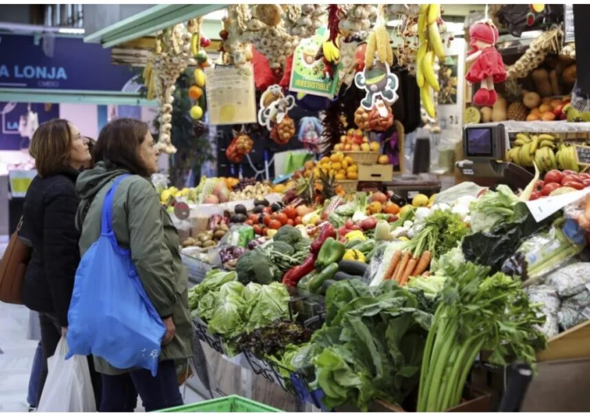 La inflación en España se modera en noviembre, hasta el 6,8 %