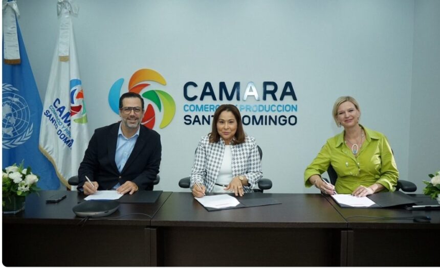 Cámara de Comercio de Santo Domingo firma carta de compromiso para obtener sello Igualando RD