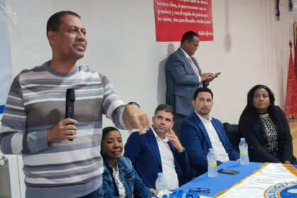 Guido Gómez Mazara juramenta más de 150 dirigentes del PRM en Madrid