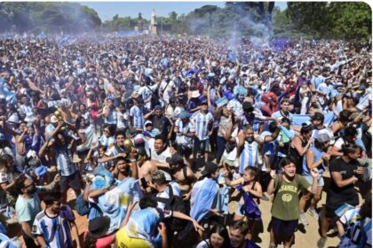 Los argentinos celebran el triunfo en la calle