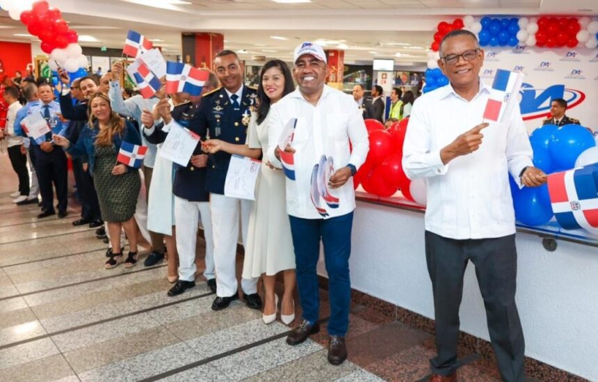 Departamento Aeroportuario recibe dominicanos a ritmo de Merengue en el AILA