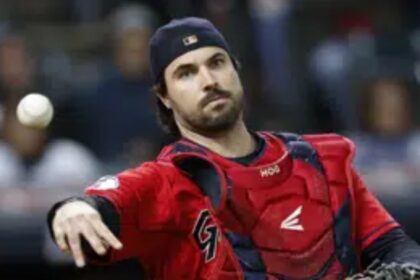 El receptor Austin Hedges y los Piratas finalizan un contrato de 5 millones de dólares por un año