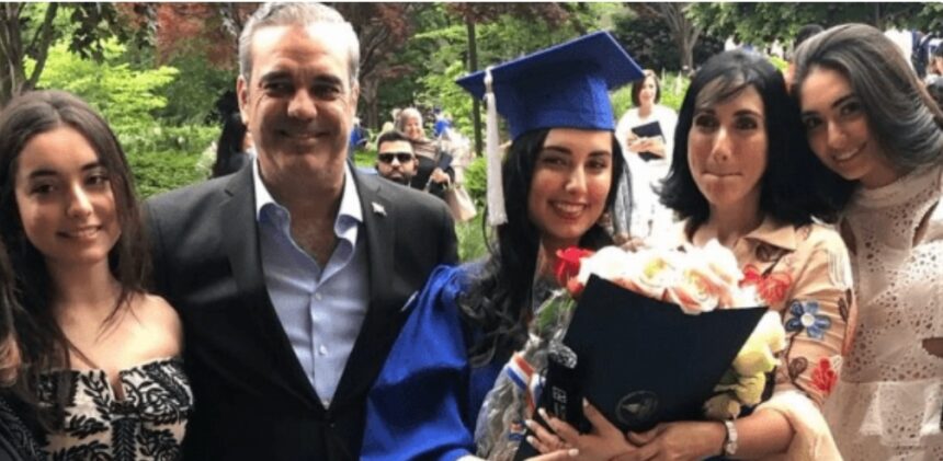 Abinader informa una de sus hijas presenta problemas de salud, pero no es grave