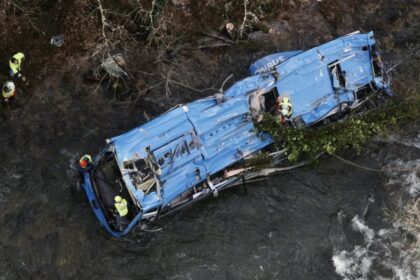 Fuera de Serie: La tragedia del autobús en Nochebuena deja siete muertos y dos supervivientes