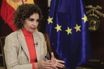 María Jesús Montero descarta el referéndum en Cataluña pero apoya avances en el Estatut