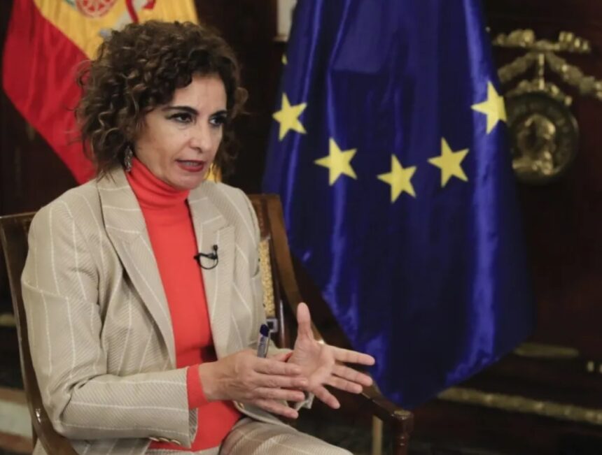 María Jesús Montero descarta el referéndum en Cataluña pero apoya avances en el Estatut