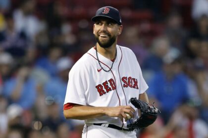 Los Marlins adquieren al relevista Matt Barnes en canje con los Medias Rojas