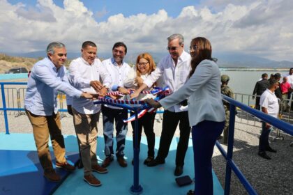 Presidente Abinader inaugura varias obras en Azua y resalta las obras sociales de su gobierno para combatir pobreza