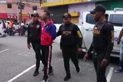 Capturan hombre acusado de ultimar a una mujer y su hija y lanzar cuerpos en construccion en SDE