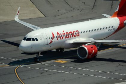 Encuentran dos cadaveres en un avion de Avianca que llego de Chile a Bogota