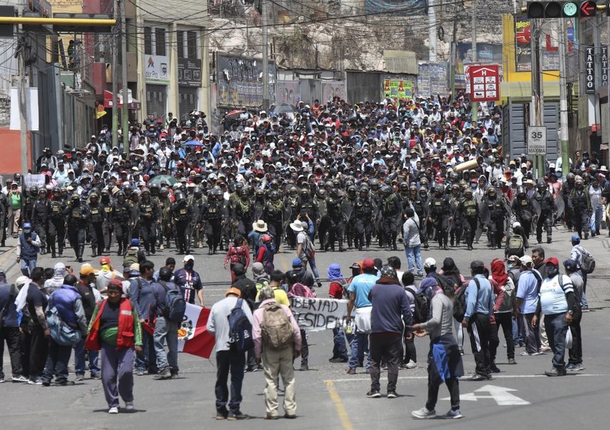 Protestas contra nuevo gobierno en Peru podrian reactivarse en enero