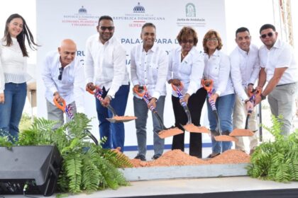Inician construccion de centro comunitario en Pedernales que beneficiara a mas de 6 mil familias 1140x694 1