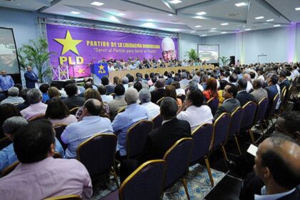 Recolectan cientos de firmas del CC para exigir al PLD formalizar alianza opositora