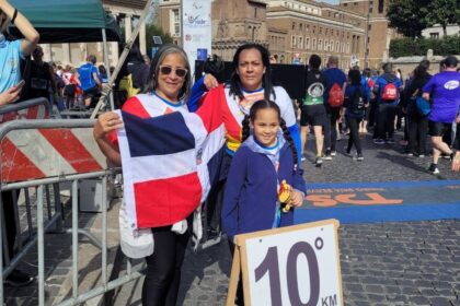 Dominicana de 7 anos recibe medalla al Correr por el autismo en Italia 960x694 1