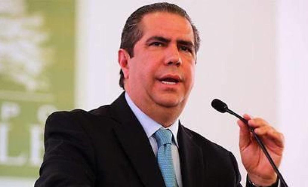 Francisco Javier se retira y recomienda a Abel humildad, tolerancia y sabiduría