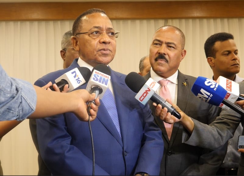 Ismael Reyes juramenta a Yomare Polanco como nuevo presidente federal del PDI en EEUU