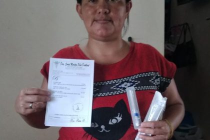 Mujer pide ayuda para tratar enfermedades que padece