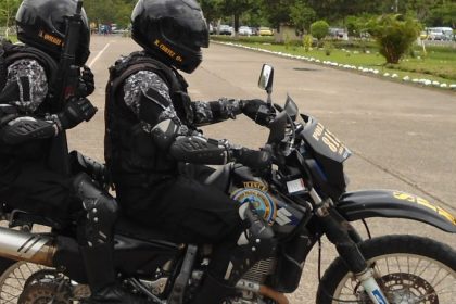 Apresan dos policías de unidad Lince por intentar robar casi un millón de pesos en Operación Halcón IV