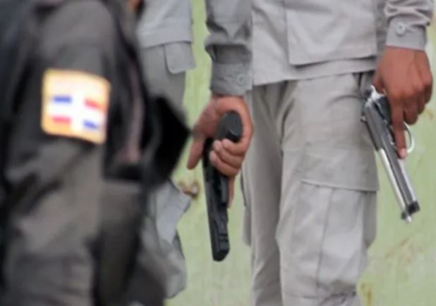 Policias dominicanos intercambio de disparos
