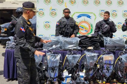 Unidades tacticas de la DNCD reciben nuevos equipos para combatir narcotrafico 1140x694 1