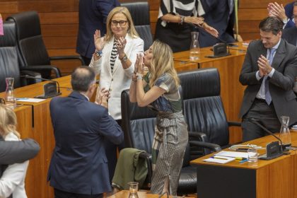 María Guardiola (PP) se convierte en la primera presidenta de Extremadura con el apoyo de Vox