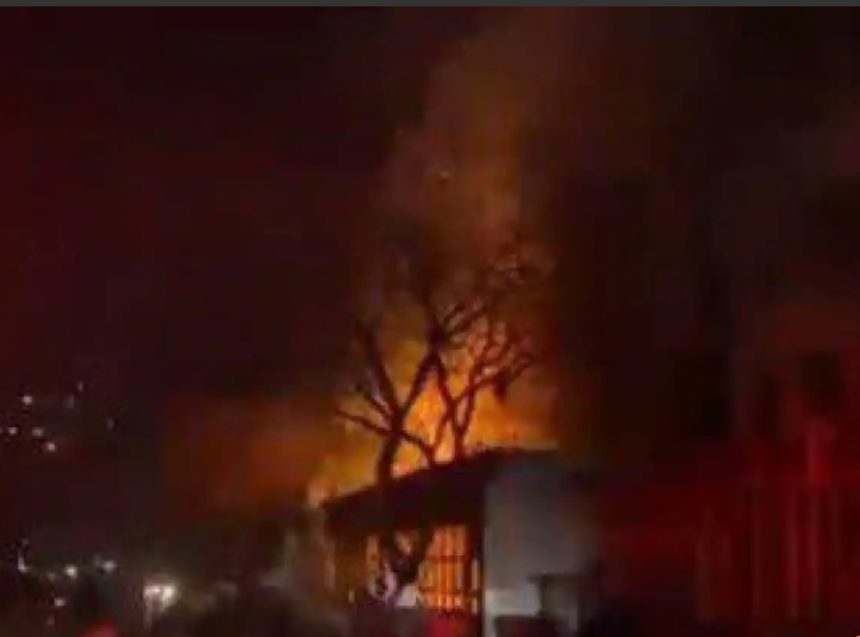 Al menos 58 muertos en el incendio de un edificio en Sudáfrica