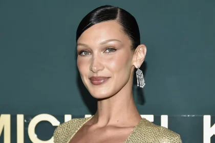 La supermodelo Bella Hadid criticó al ministro de seguridad de extrema derecha de Israel. Ahora él está arremetiendo contra ella.