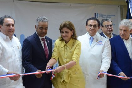 Gobierno entrega tomógrafo a Hospital de Santiago