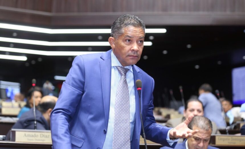 Diputado Cedeño solicita más presencia de policías en Villa Hermosa, La Romana