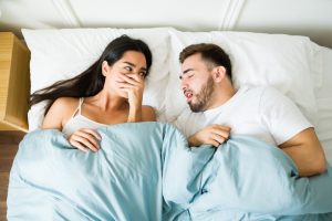 ¡Cuidado! Besar a alguien con mal aliento podría contagiarte del mismo mal