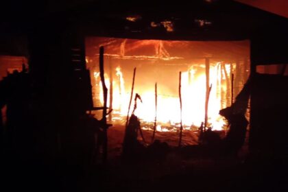 Incendio afectó área de expendio de textiles y plásticos en mercado binacional de Dajabón