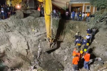 Retroexcavadora rescata cuerpo número 11 en lugar de accidente en Haina